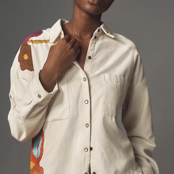 Artistic Embroidered Women's Cape - Picture 2 of 3